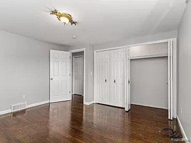 16592 Country Club Drive, Livonia, MI 48154