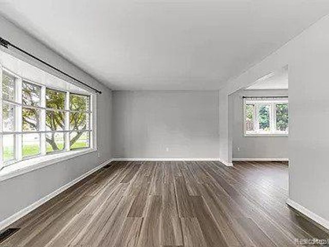 16592 Country Club Drive, Livonia, MI 48154