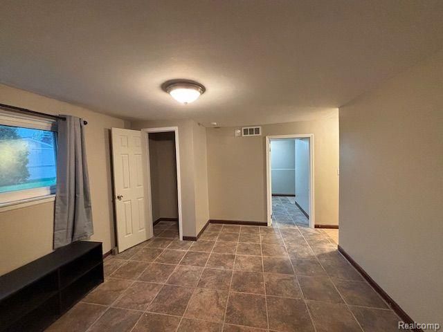 16592 Country Club Drive, Livonia, MI 48154