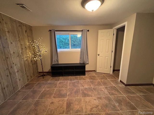 16592 Country Club Drive, Livonia, MI 48154