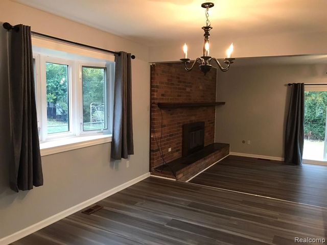 16592 Country Club Drive, Livonia, MI 48154