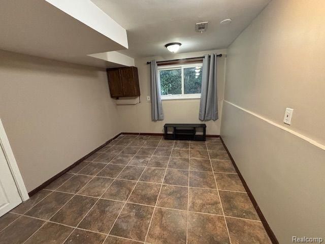 16592 Country Club Drive, Livonia, MI 48154