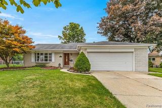 16592 Country Club Drive, Livonia, MI 48154