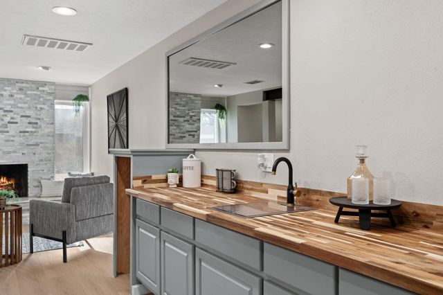 9011 Gutierrez Road NE, Albuquerque, NM 87111
