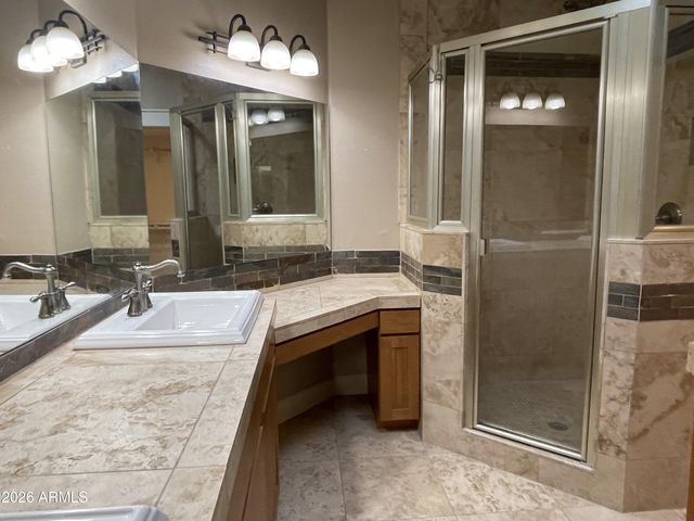 18640 N 44th Place, Phoenix, AZ 85050