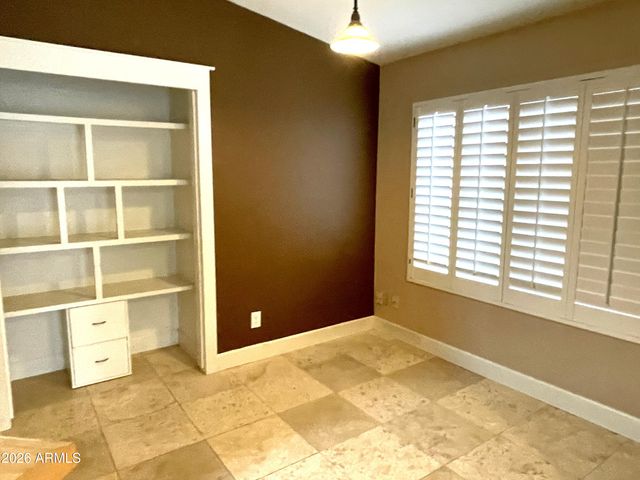 18640 N 44th Place, Phoenix, AZ 85050