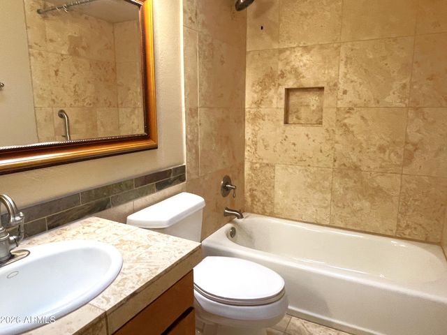 18640 N 44th Place, Phoenix, AZ 85050
