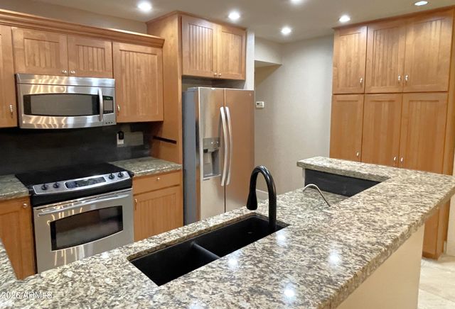 18640 N 44th Place, Phoenix, AZ 85050