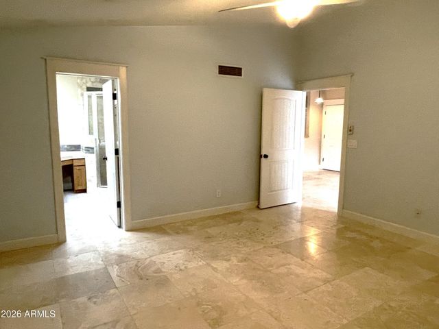 18640 N 44th Place, Phoenix, AZ 85050