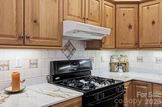 81 Chestnut Lane, Hendersonville, NC 28792