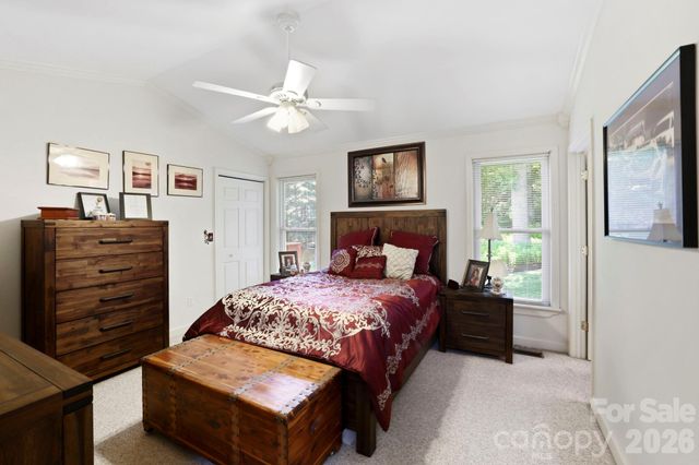 81 Chestnut Lane, Hendersonville, NC 28792