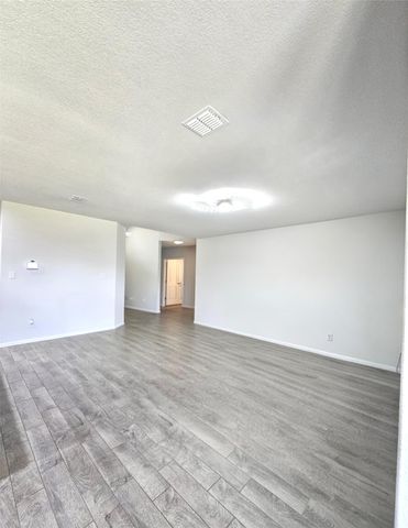 6213 Blacksmith Avenue, Fort Worth, TX 76179