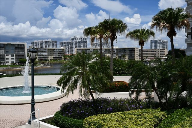 1000 E Island Blvd 303, Aventura, FL 33160