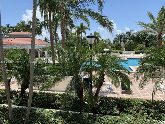1000 E Island Blvd 303, Aventura, FL 33160