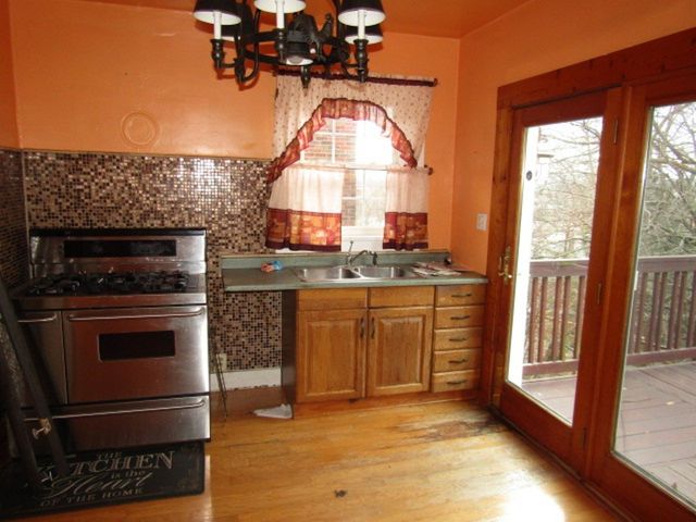 3825 Atkins St, Brighton Heights, PA 15212