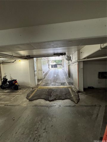 445 Kaiolu Street 710, Honolulu, HI 96815