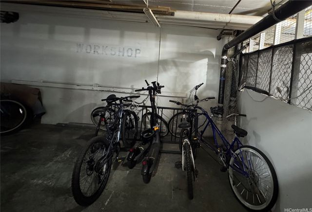 445 Kaiolu Street 710, Honolulu, HI 96815