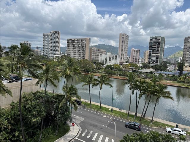 445 Kaiolu Street 710, Honolulu, HI 96815