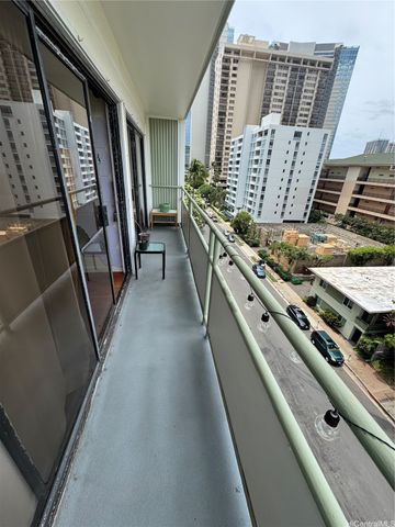 445 Kaiolu Street 710, Honolulu, HI 96815