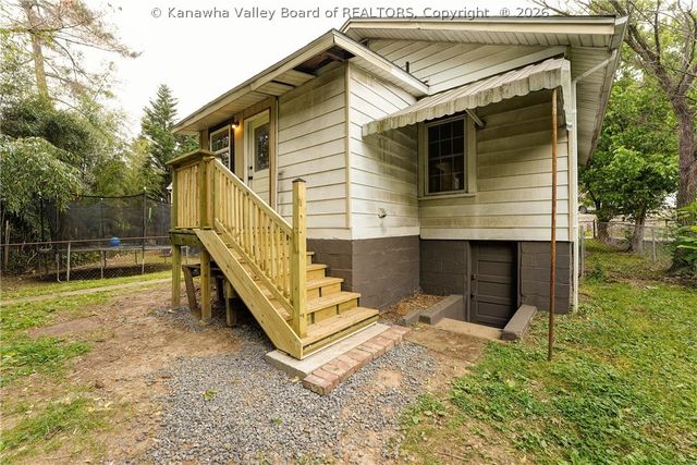 1117 Park Drive, Dunbar, WV 25064