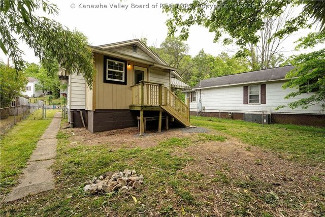 1117 Park Drive, Dunbar, WV 25064