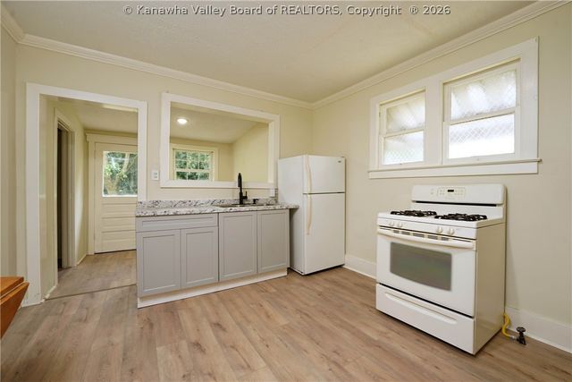 1117 Park Drive, Dunbar, WV 25064
