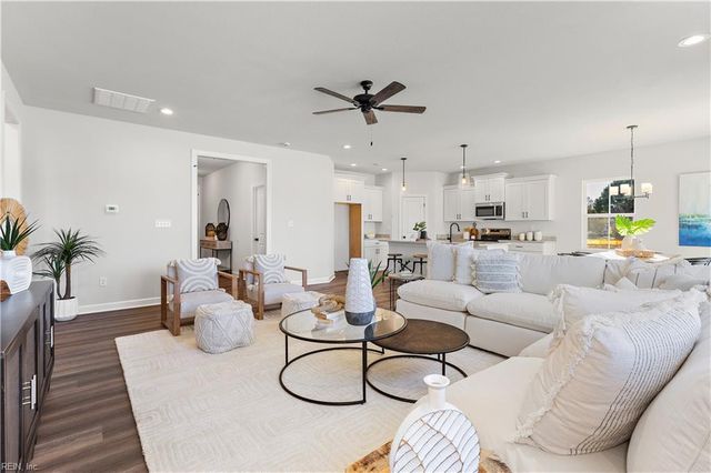 5 Mulligan LN, Suffolk, VA 23434