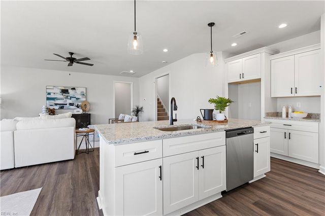 5 Mulligan LN, Suffolk, VA 23434