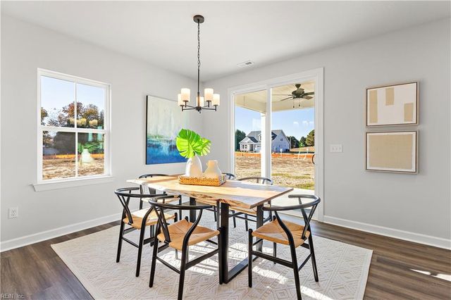 5 Mulligan LN, Suffolk, VA 23434