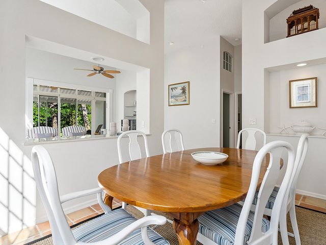 8823 Lakeside Circle, Vero Beach, FL 32963