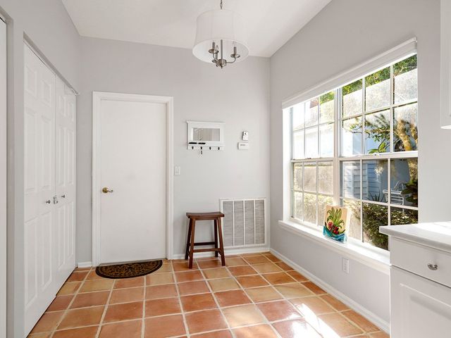 8823 Lakeside Circle, Vero Beach, FL 32963