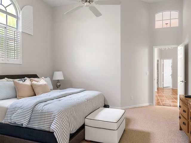 8823 Lakeside Circle, Vero Beach, FL 32963