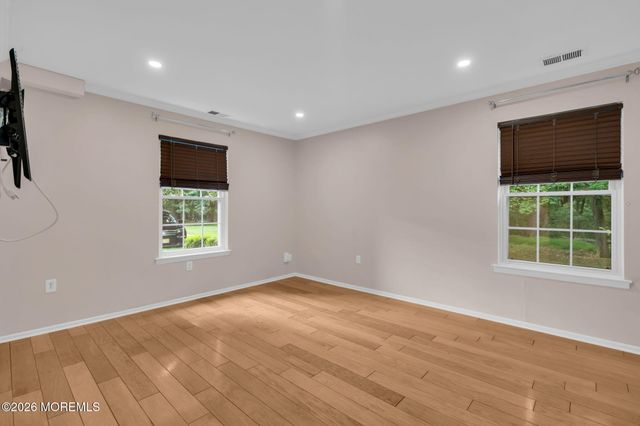 39 Pennsylvania Way, North Brunswick, NJ 08902