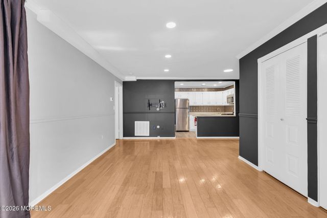 39 Pennsylvania Way, North Brunswick, NJ 08902