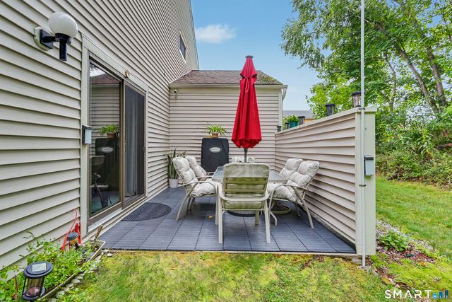 14 Deer Run 14, Bethel, CT 06801
