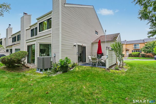14 Deer Run 14, Bethel, CT 06801