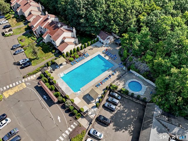 14 Deer Run 14, Bethel, CT 06801