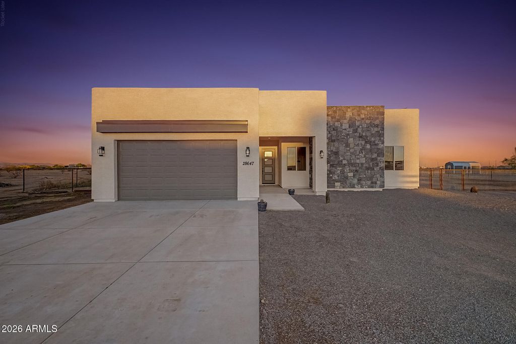 28647 N 257TH Drive, Wittmann, AZ 85361 — exterior