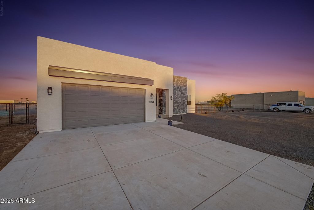 28647 N 257TH Drive, Wittmann, AZ 85361 — photo 2