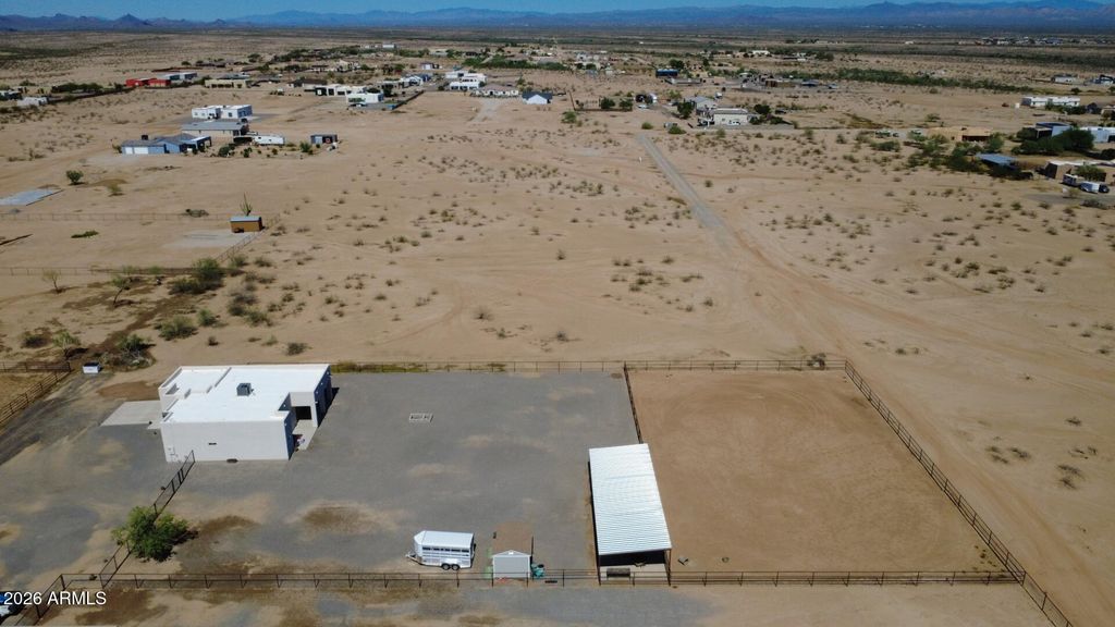 28647 N 257TH Drive, Wittmann, AZ 85361 — photo 3