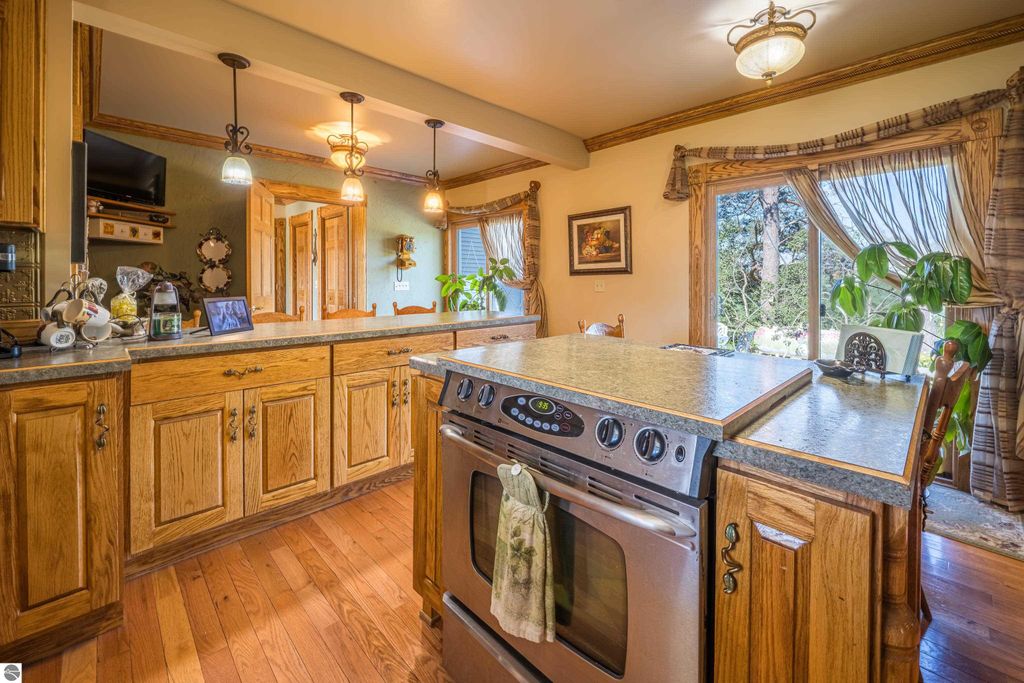 Image 19 of property listing at 9644 E Deerfield Road, Shepherd, MI 48883