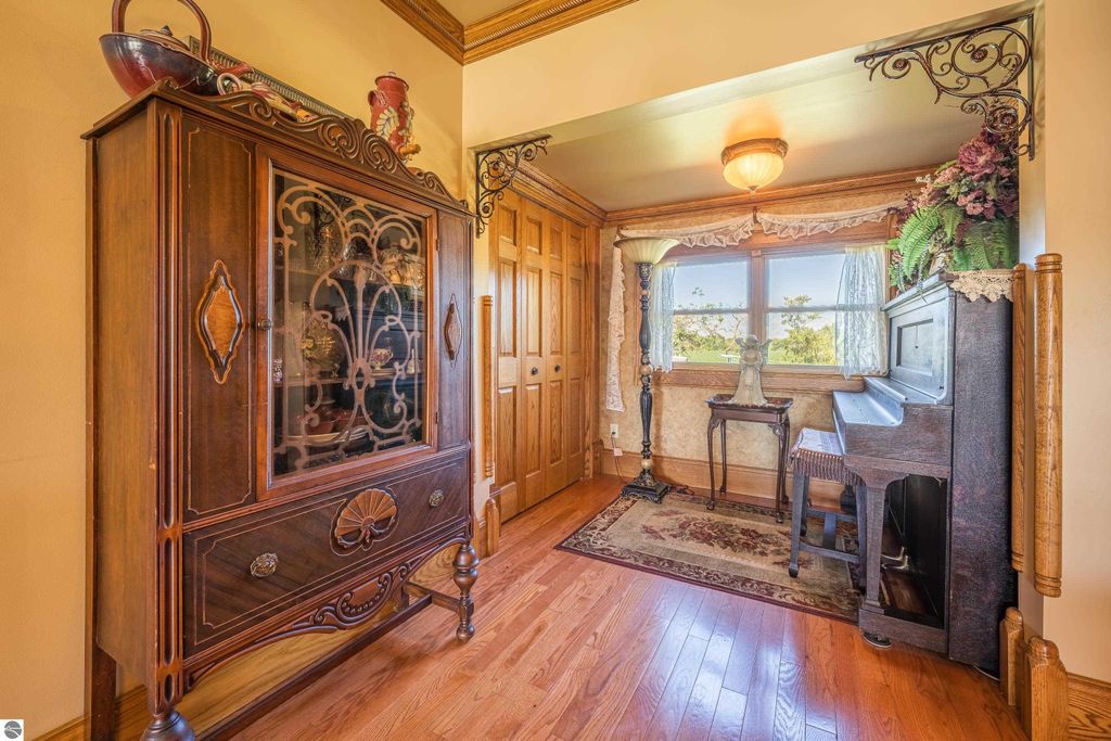Image 22 of property listing at 9644 E Deerfield Road, Shepherd, MI 48883