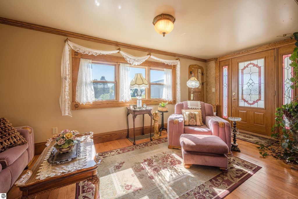 Image 24 of property listing at 9644 E Deerfield Road, Shepherd, MI 48883