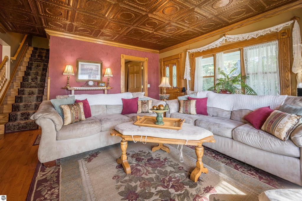 Image 27 of property listing at 9644 E Deerfield Road, Shepherd, MI 48883