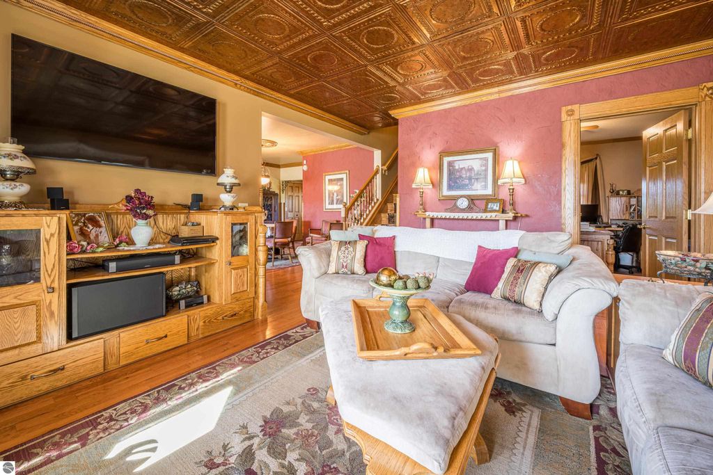 Image 28 of property listing at 9644 E Deerfield Road, Shepherd, MI 48883