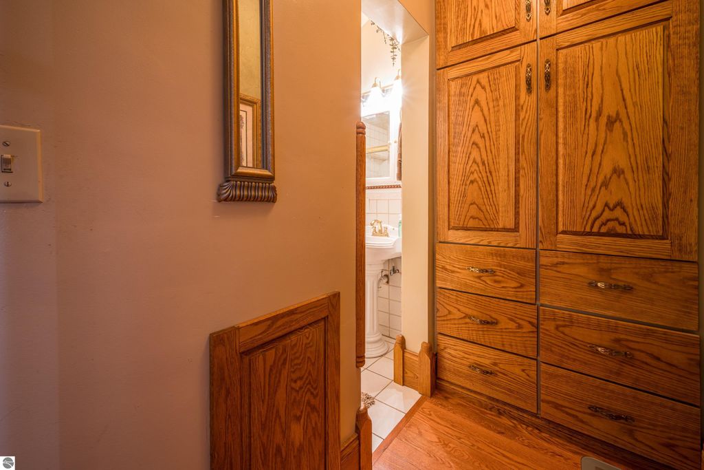 Image 31 of property listing at 9644 E Deerfield Road, Shepherd, MI 48883