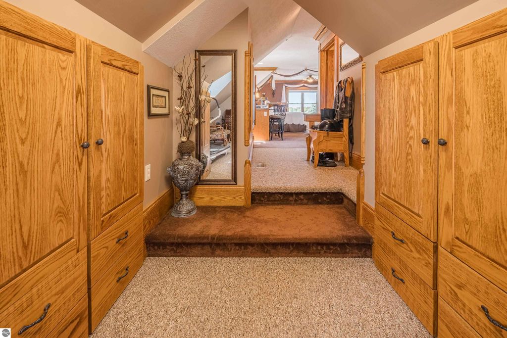 Image 43 of property listing at 9644 E Deerfield Road, Shepherd, MI 48883