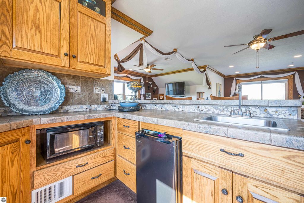 Image 49 of property listing at 9644 E Deerfield Road, Shepherd, MI 48883