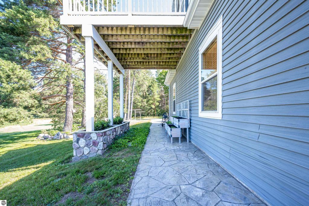 Image 57 of property listing at 9644 E Deerfield Road, Shepherd, MI 48883