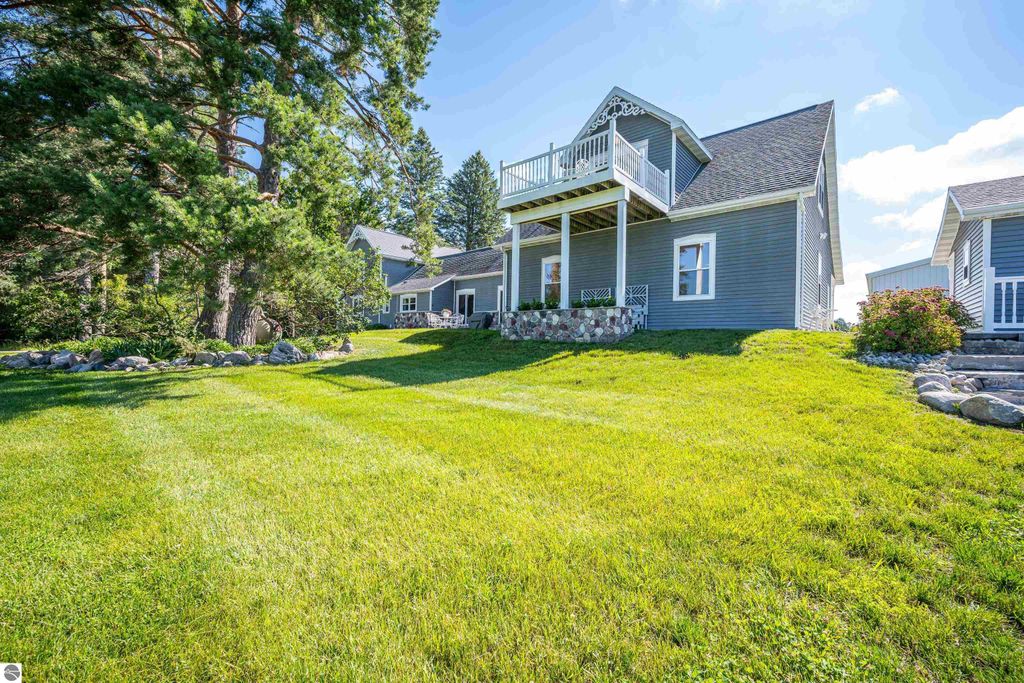 Image 59 of property listing at 9644 E Deerfield Road, Shepherd, MI 48883